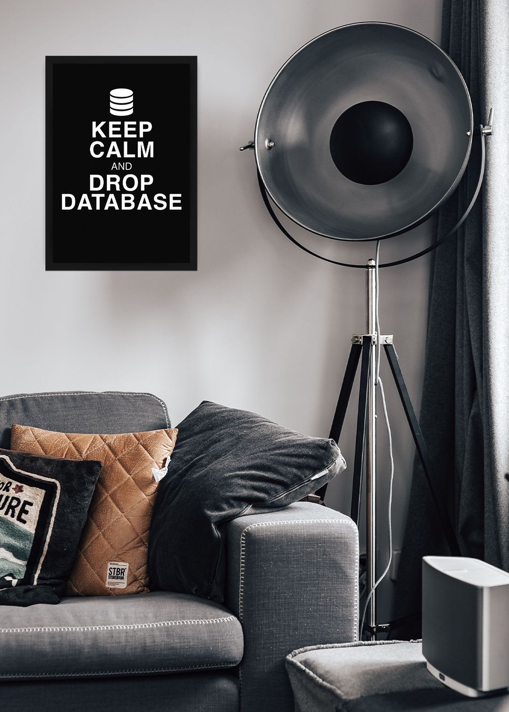 Quadro Geek Keep Calm and Drop Database Com Vidro e Moldura